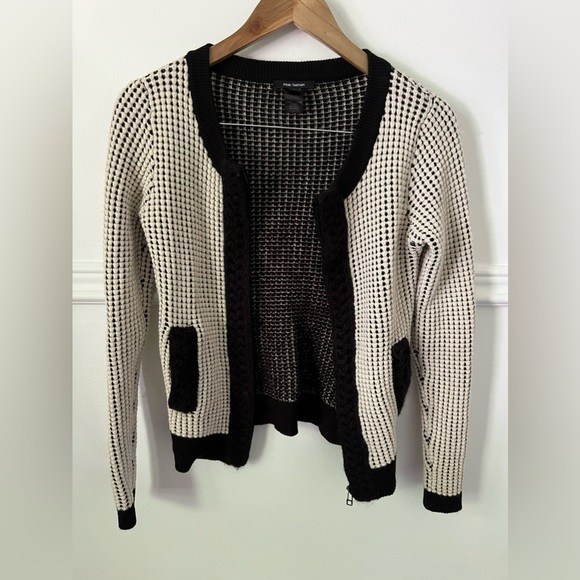 Pink Tartan cardigan sweater zipper beige and black with pockets size a small - Picture 7 of 10